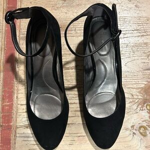 Bandolino black suede Mary Jane block heels